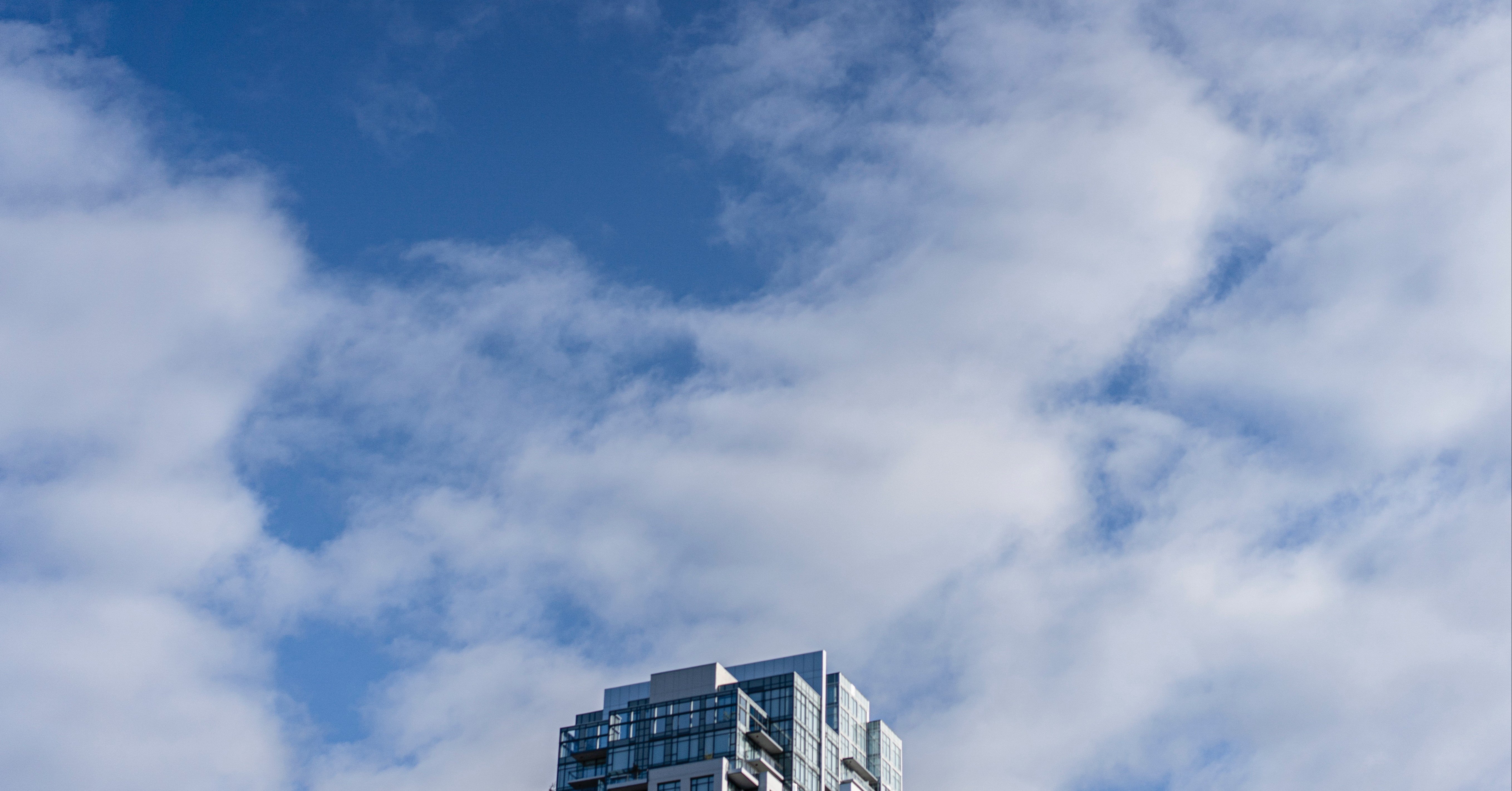 リモートワークで失われがちな「雑談」を仕組みで取り戻す